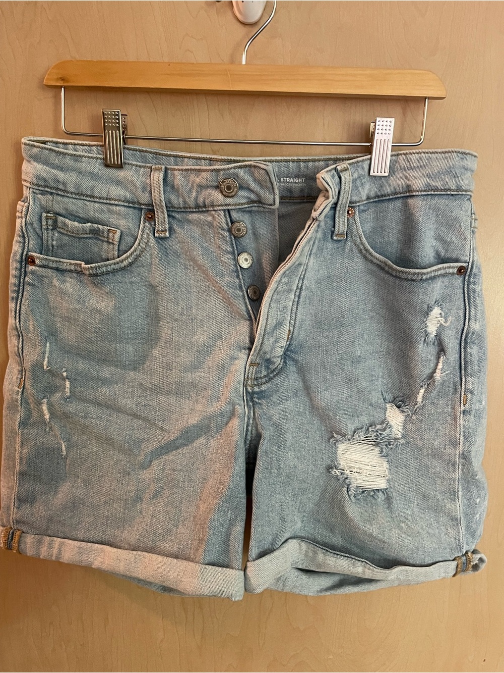 Old Navy Distressed Button-Fly Denim Shorts - Picture 2 of 5